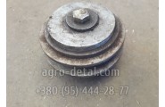 Ролик натяжной 01М-13С10-1 в сборе с осью двигателя А 41 
