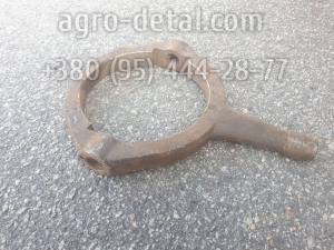 Хомут 54-2406021-10 корпуса подшипника трактора Т70