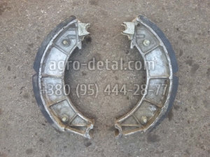 Колодка переднего тормоза 133-3501090  в сборе с накладками автомобиля ЗИЛ-133 ГЯ